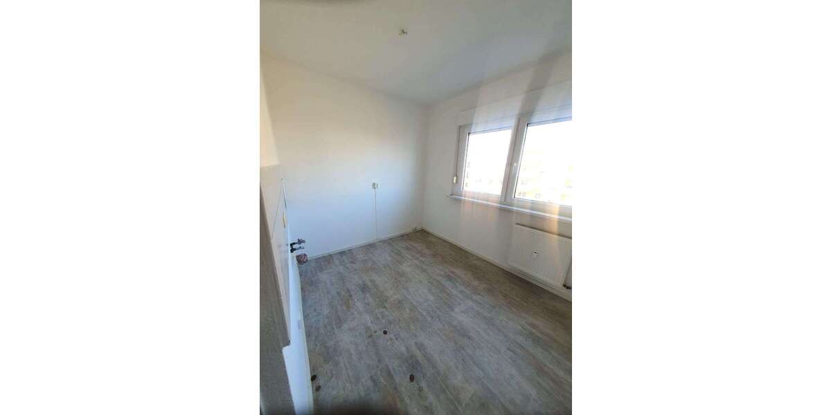 Gemütliche 2-Zimmer-Wohnung im 4. Obergeschoss mit Balkon und Badewanne - Appartement Schmölln | Angebot:25897911