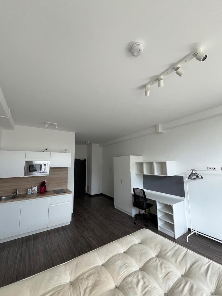 Untermietesublet Modern Studio for August