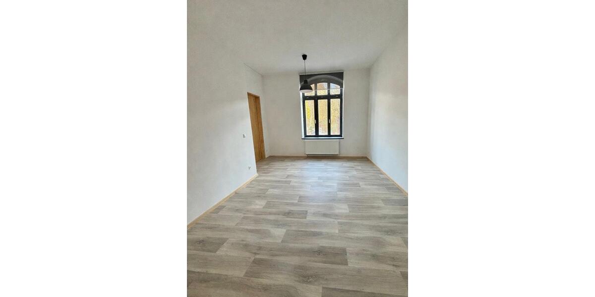 Erdgeschoßwohnung Waren (Müritz) - 3 Zimmer, 150 m&sup2;, 1.500&euro; | Angebot:26038399