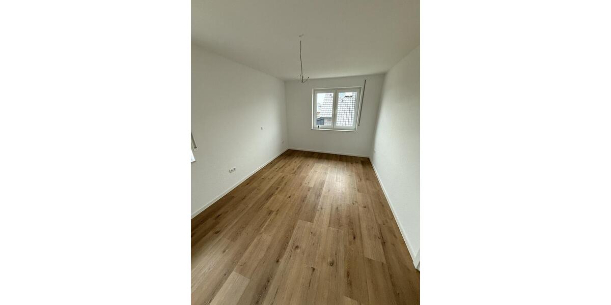 Doppelhaushälfte Varel - 4 Zimmer, 118 m&sup2;, 1.400&euro; | Angebot:26455793