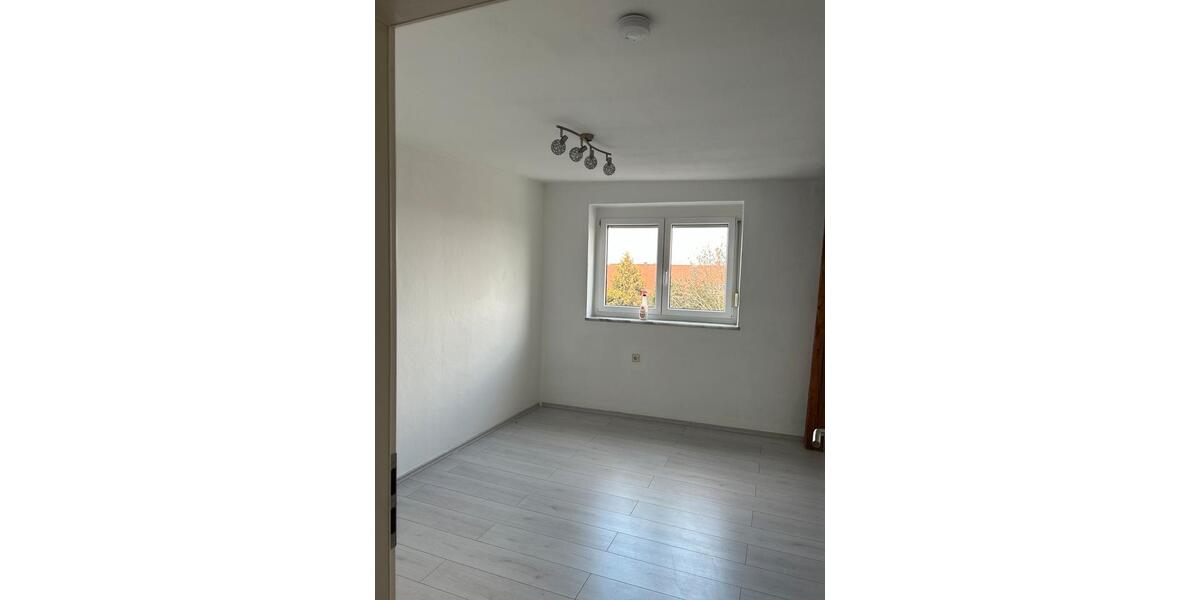Etagenwohnung Arberg - 3 Zimmer, 90 m&sup2;, 950&euro; | Angebot:24837322