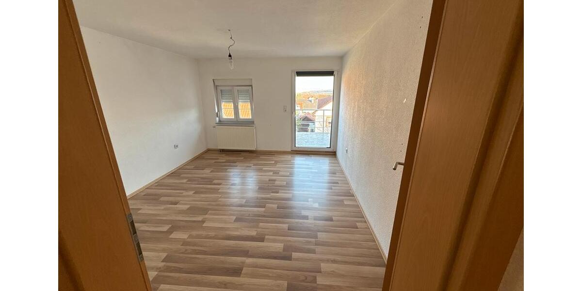 Dachgeschoßwohnung Eisenberg (Pfalz) - 3 Zimmer, 110 m&sup2;, 1.100&euro; | Angebot:25902441