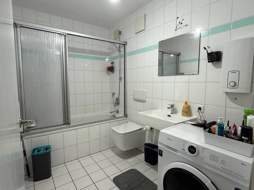 Modernisierte 2 - Zimmerwohnung mit großer Loggia zum wohlfühlen!