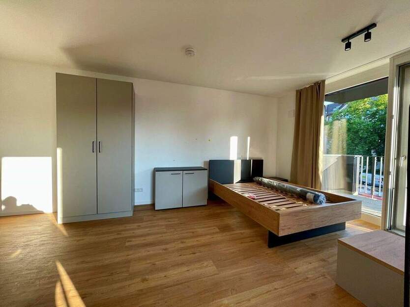 Ab sofort! Helle, möblierte 1-Zimmer-Wohnung mit Balkon!
