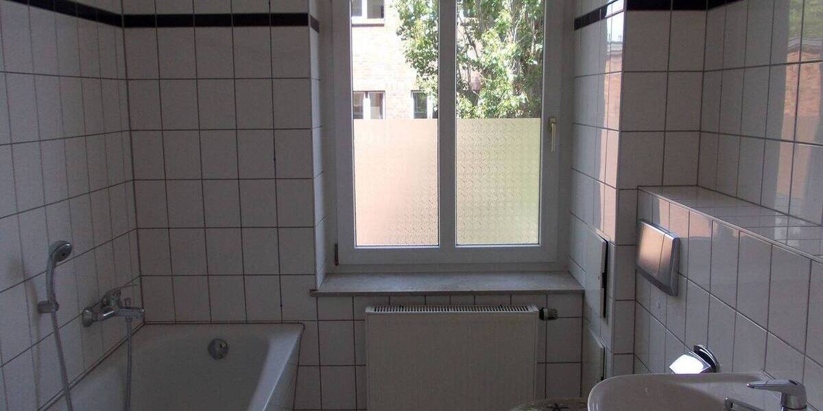 Etagenwohnung Gera Innenstadt - 2 Zimmer, 55 m&sup2;, 330&euro; | Angebot:26154819