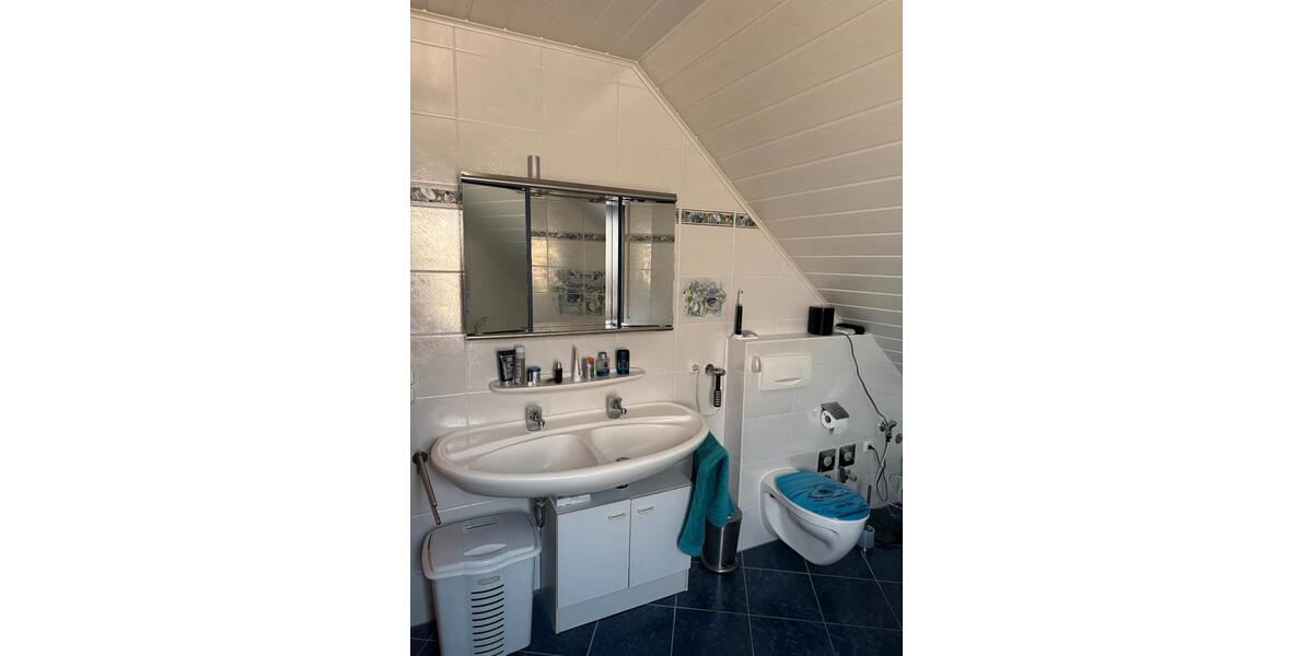 Dachgeschoßwohnung Heddesheim - 3.5 Zimmer, 84 m&sup2;, 1.050&euro; | Angebot:25982342