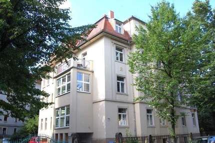*****TOPLAGE nahe Königstraße: 3,5-Zimmer-Wohnung, wertvolle Türen, Natursteinbäder*****