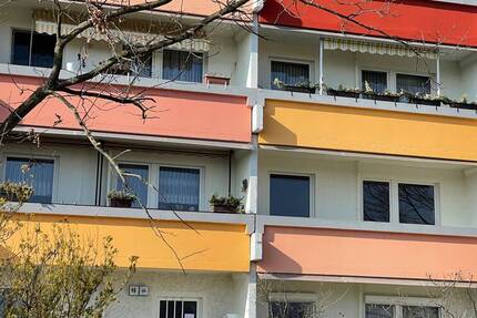 Wohnung Bitterfeld-Wolfen Wolfen - 3 Zimmer, 68 m&sup2;, 481&euro; | Angebot:25781241