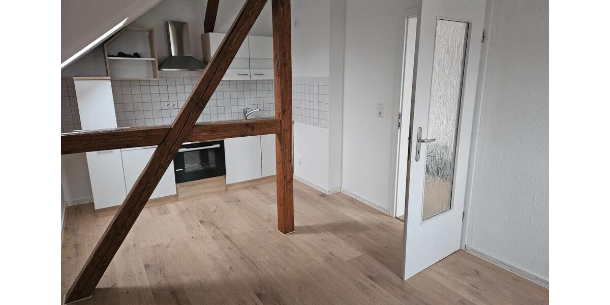 Dachgeschoßwohnung Limbach-Oberfrohna Oberfrohna - 2 Zimmer, 54 m&sup2;, 330&euro; | Angebot:26597859