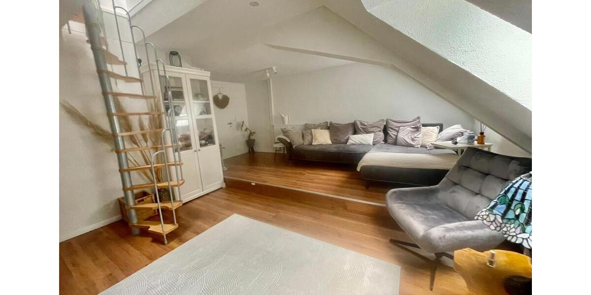 Helles Haus mit zwei separaten Wohnungen zimmer