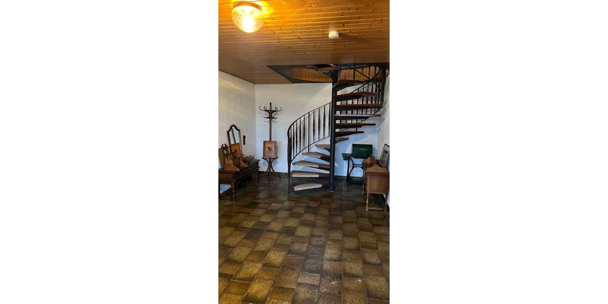 Einfamilienhaus Winnweiler - 7 Zimmer, 270 m&sup2;, 2.390&euro; | Angebot:23007816