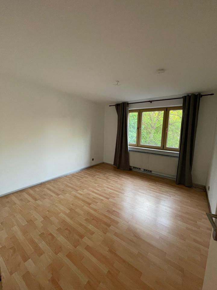 Nähe Ostbahnhof: 3er WG 14 zimmer