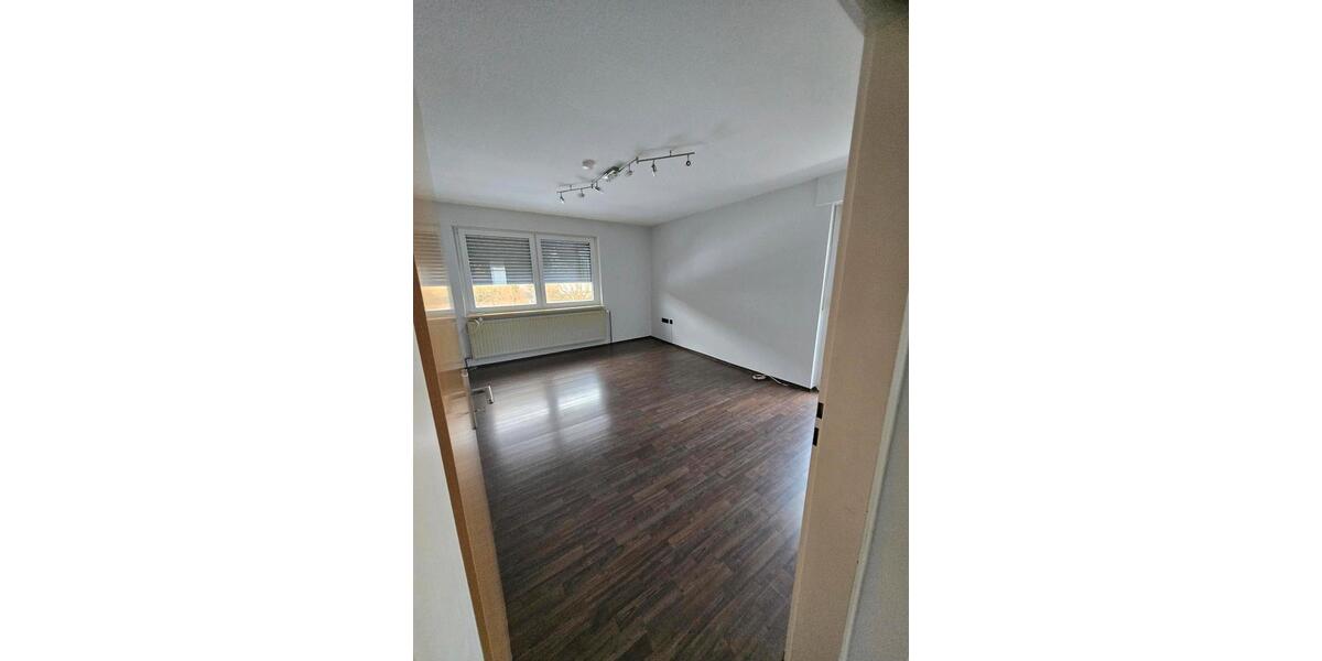 Etagenwohnung Würzburg Dürrbachau - 3 Zimmer, 80 m&sup2;, 1.000&euro; | Angebot:25046863