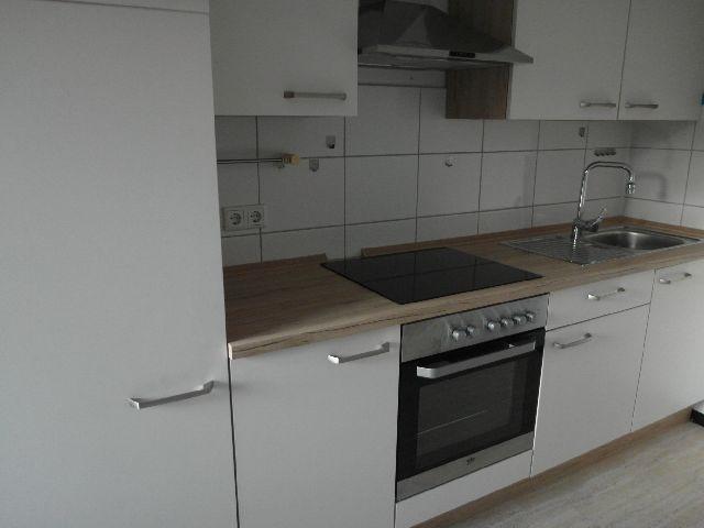 Ruhig im Zentrum! 1,5 - 2 Zi.-Whg. mit Badewanne, Balkon, hochwertiger Einbauküche und Kfz.-Platz! 1 zimmer