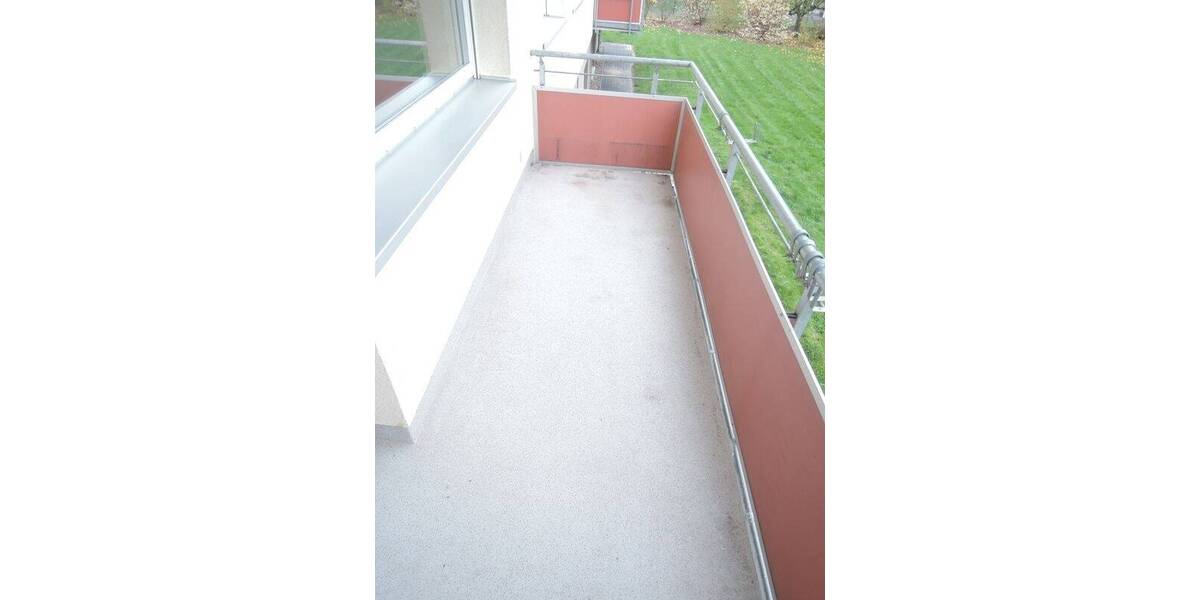 Renovierte und helle Erdgeschosswohnung mit Balkon in stadtnaher Wohnlage 2 zimmer