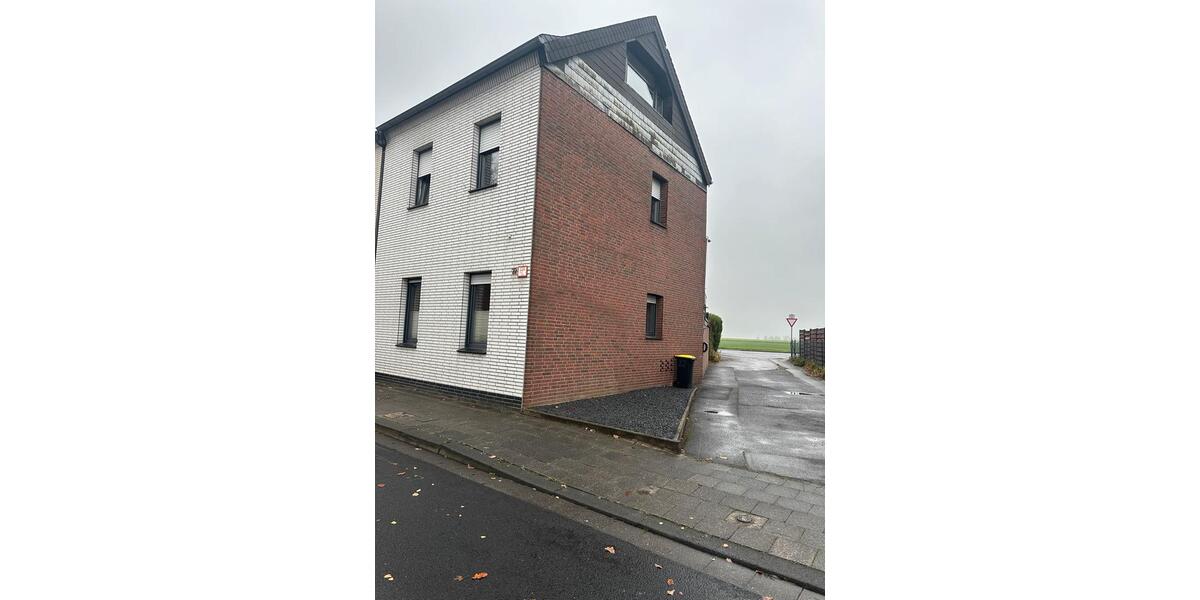 Reihenhaus (Eckhaus) in Mönchengladbach-Giesenkirchen 5 zimmer