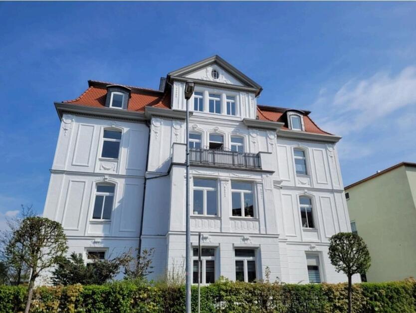 Geräumige 4-Raum-Wohnung - mit neuer Einbauküche + Parkett zimmer
