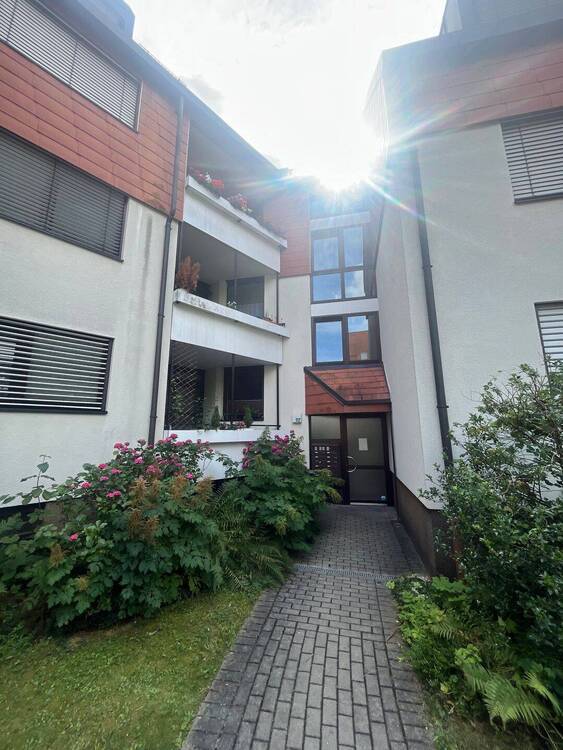 SOFORT VERFÜGBAR - Traumhafte Lage am Wöhrder See! Renovierte 2 Zimmer Dachgeschoss-Wohnung