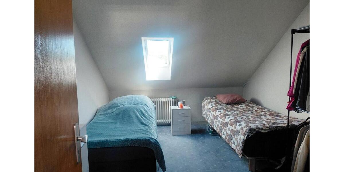 Dachgeschoßwohnung Barntrup - 3 Zimmer, 63 m&sup2;, 300&euro; | Angebot:26706016