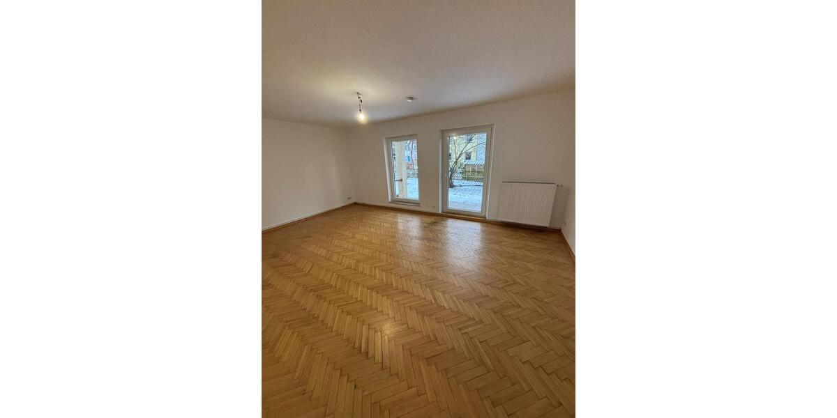 *Frisch RENOVIERT*helle 4-Zimmerwohnung mit Terrasse bietet Platz für die ganze Familie* 4 zimmer