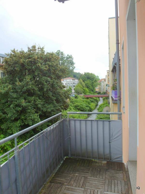 Ab Oktober 2025: Kleine SingleWohnung mit Balkon (Hofseite), Schlafecke, Laminatboden und Badewanne
