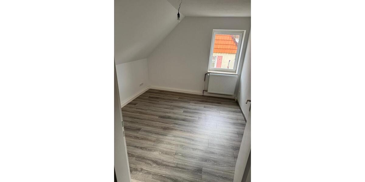 Dachgeschoßwohnung Sontra - 2 Zimmer, 40 m&sup2;, 320&euro; | Angebot:22922386