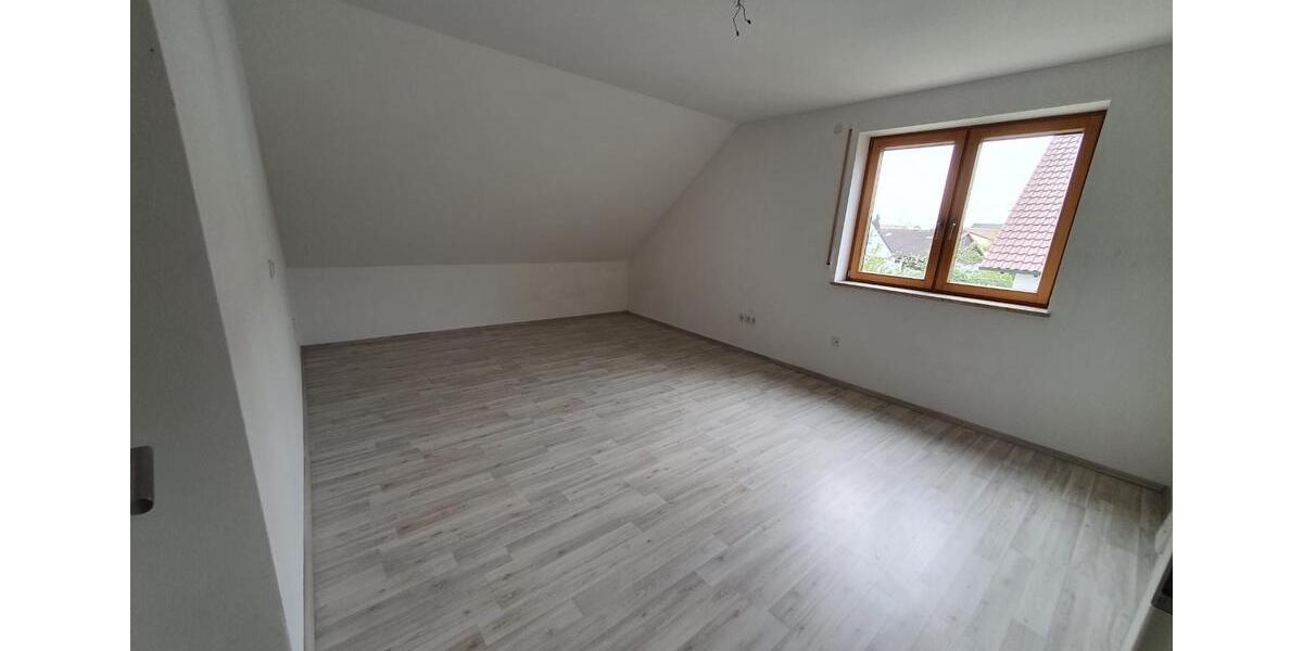 Dachgeschoßwohnung Hilpoltstein - 4 Zimmer, 170 m&sup2;, 1.200&euro; | Angebot:26425712
