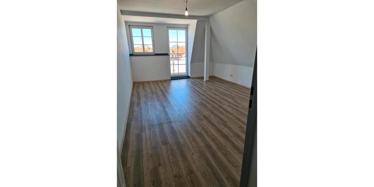 Einfamilienhaus Lage - 3 Zimmer, 95 m&sup2;, 1.250&euro; | Angebot:25611917