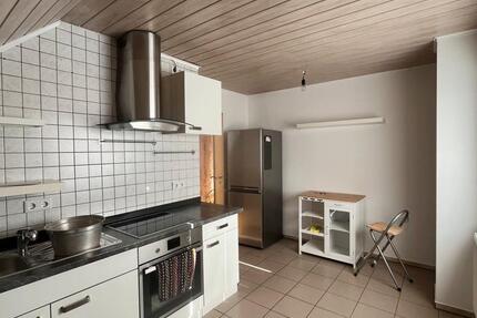 Roth Heubühl: 2,5 Zimmer Dachgeschosswohnung zu vermieten zimmer