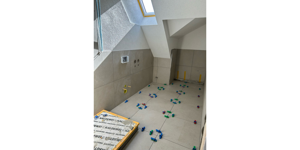 Dachgeschoßwohnung Singen (Hohentwiel) - 3 Zimmer, 88 m&sup2;, 1.150&euro; | Angebot:25658032