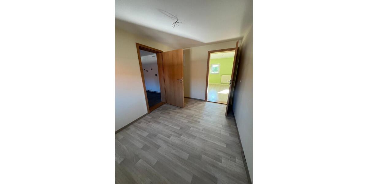 Etagenwohnung Leutersdorf - 4 Zimmer, 103 m&sup2;, 500&euro; | Angebot:24678954