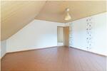 ***geräumige 2 Zimmer OberWohnung mit EBK in Börger*** mit eigenem Garten, Terrasse, sowie Zufahrt und Carport
