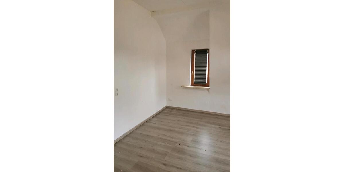 Dachgeschoßwohnung Hohenstein-Ernstthal Ernstthal - 2 Zimmer, 42 m&sup2;, 320&euro; | Angebot:26223315