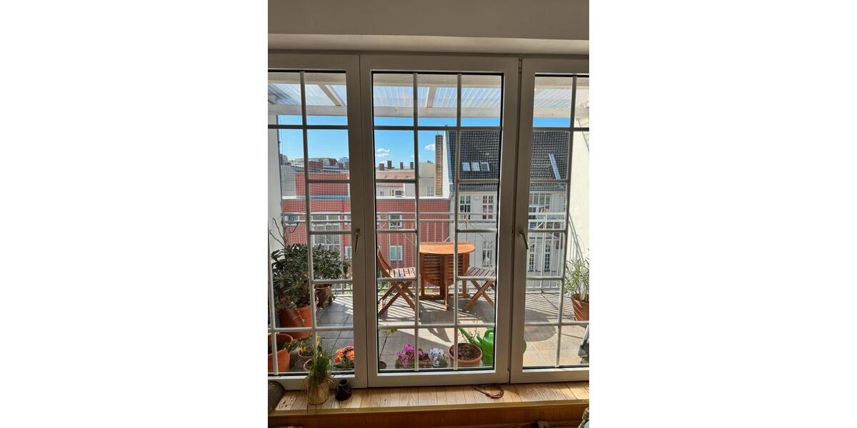 Dachgeschoßwohnung Berlin Charlottenburg-Wilmersdorf - 3 Zimmer, 90 m&sup2;, 1.300&euro; | Angebot:26461013