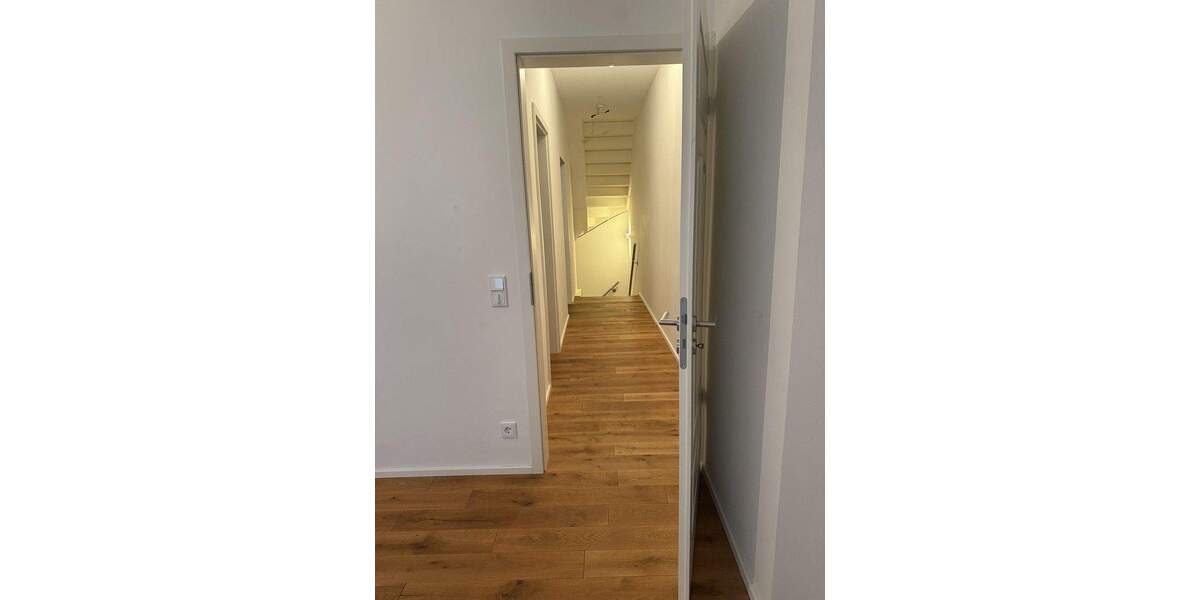 Mehrfamilienhaus, Wohnhaus Frankfurt Höchst - 4 Zimmer, 120 m&sup2;, 2.150&euro; | Angebot:24670171
