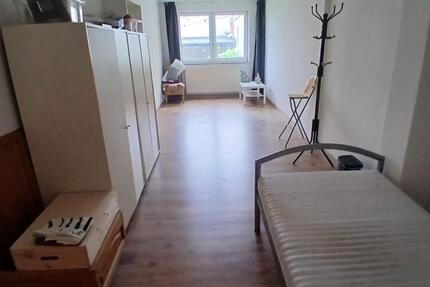 Gemütliches 25m² Zimmer in 3er WG in der Schillerstraße 4 zimmer