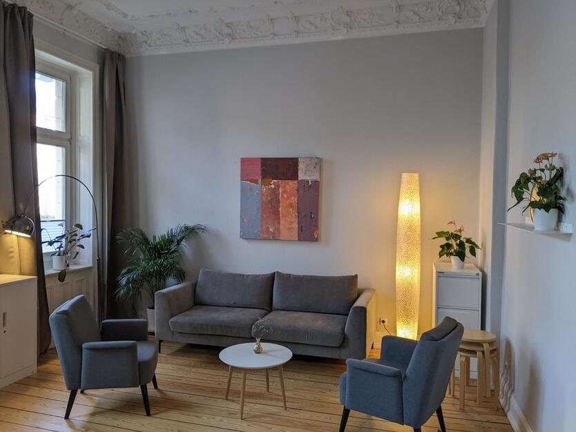 Wunderschöner großer Praxisraum (Di. und Fr.) unterzuvermieten zimmer