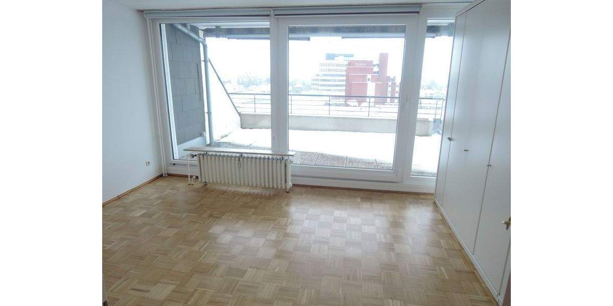 Helle, gepflegte und seniorengerechte Etagenwohnung mit Fahrstuhl und großer Dachterrasse direkt in der Innenstadt 3 zimmer
