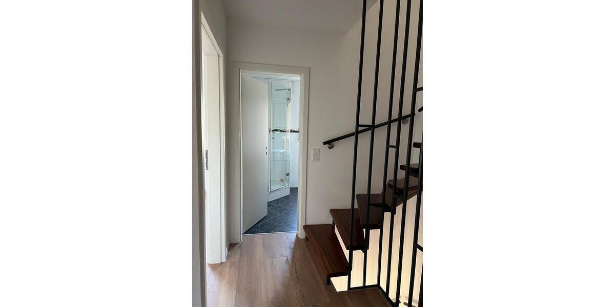 Modernisiertes Reihenendhaus – Stilvolles Wohnen mit Garten & vie 5 zimmer