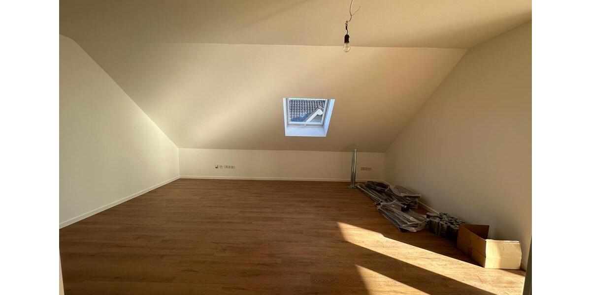 Dachgeschoßwohnung Wiehl - 2 Zimmer, 75 m&sup2;, 910&euro; | Angebot:24697642