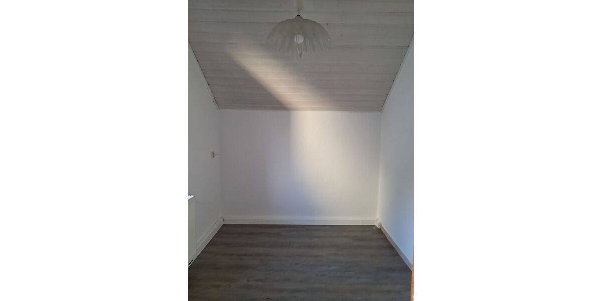 3-RAUMWOHNUNG - ZENTRAL -MITTEN IN WITTGENSDORFChemnitz - Etagenwohnung Chemnitz Wittgensdorf | Angebot:26357993