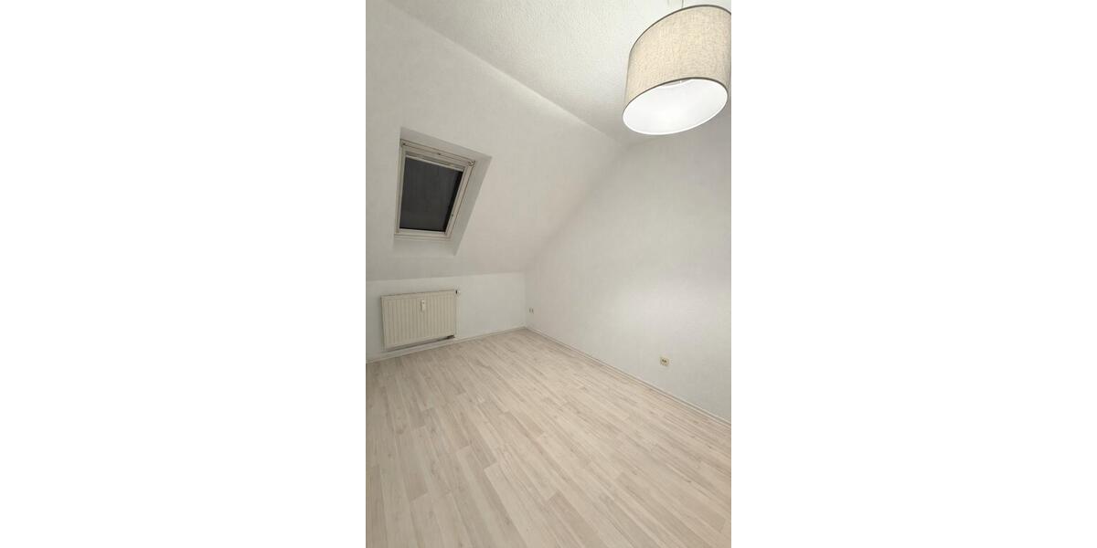 Dachgeschoßwohnung Werdau - 4 Zimmer, 78 m&sup2;, 700&euro; | Angebot:25369430