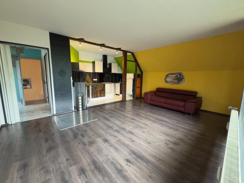 Großzügige Doppelhaushälfte mit Kamin, Einliegerwohnung usw. zimmer
