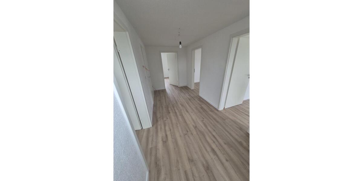 Dachgeschoßwohnung Limbach-Oberfrohna Oberfrohna - 3 Zimmer, 58 m&sup2;, 390&euro; | Angebot:26396288