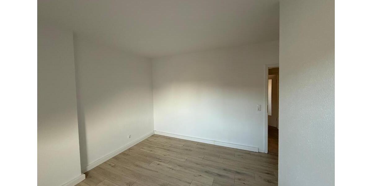 Wunderschöne 4-Raum-DG-Wohnung mit Balkon in Greiz direkt im Stadtzentrum 4 zimmer