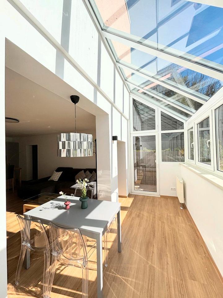 Wohnen auf Zeit - mit Wintergarten, Inselküche & Terrasse