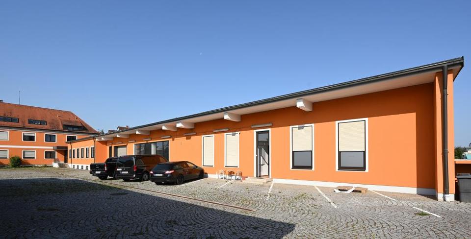 Gewerbeobjekt Neumarkt in der Oberpfalz Altenhof - 2.630&euro; | Angebot:23691180