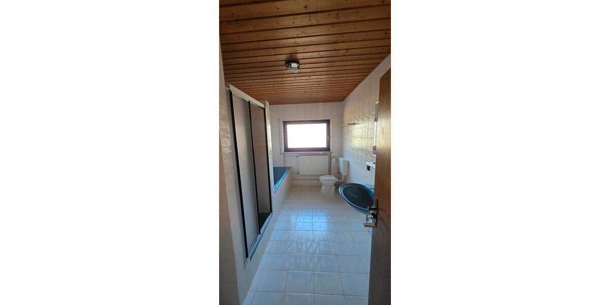 Dachgeschoßwohnung Meckesheim - 4 Zimmer, 134 m&sup2;, 1.500&euro; | Angebot:26007783