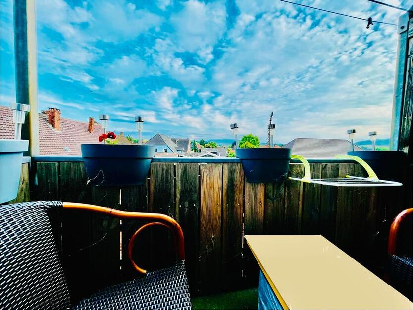 Helle 2-Zimmer-Wohnung nahe Weser mit Balkon & Stellplatz