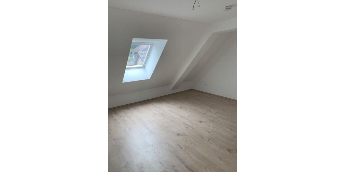 Etagenwohnung Winzer - 4 Zimmer, 98 m&sup2;, 650&euro; | Angebot:24660494